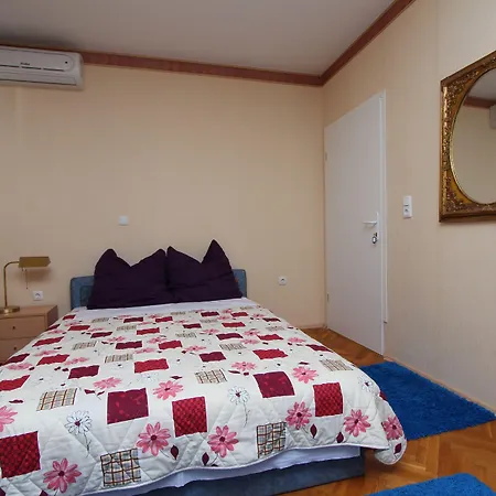 Gostinjska kuća And Sally 3*