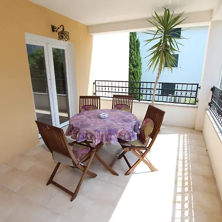 Gostinjska kuća And Sally 3*