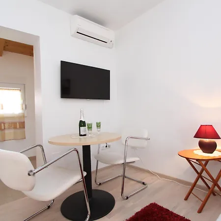 And Sally Gostinjska kuća