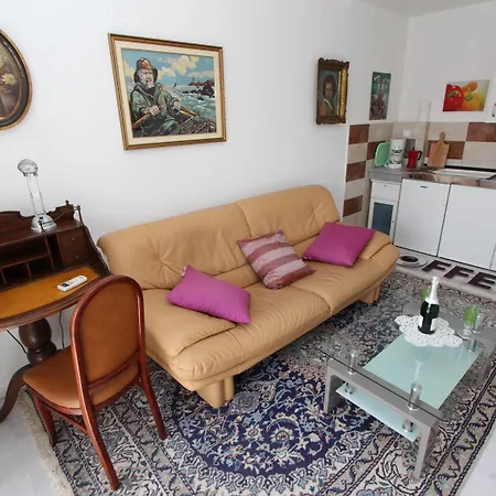 And Sally Gostinjska kuća 3*