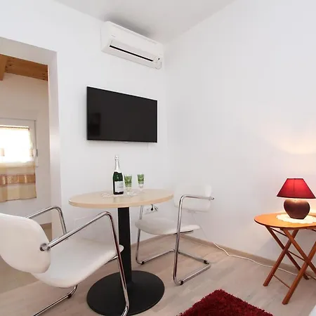 Gostinjska kuća And Sally