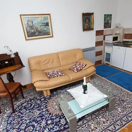 Gostinjska kuća And Sally